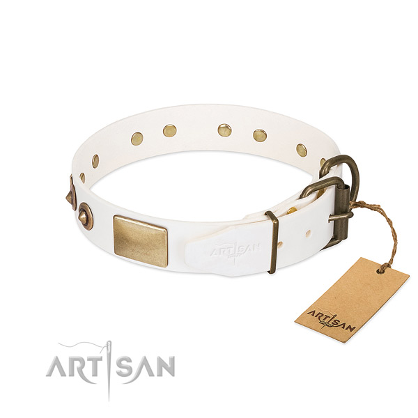 Strong D-ring on full grain leather dog collar for your doggie