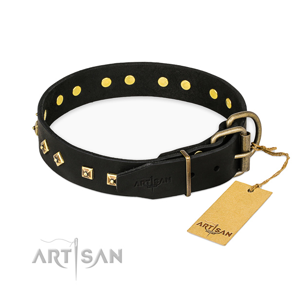 Reliable D-ring on full grain natural leather collar for basic training your dog