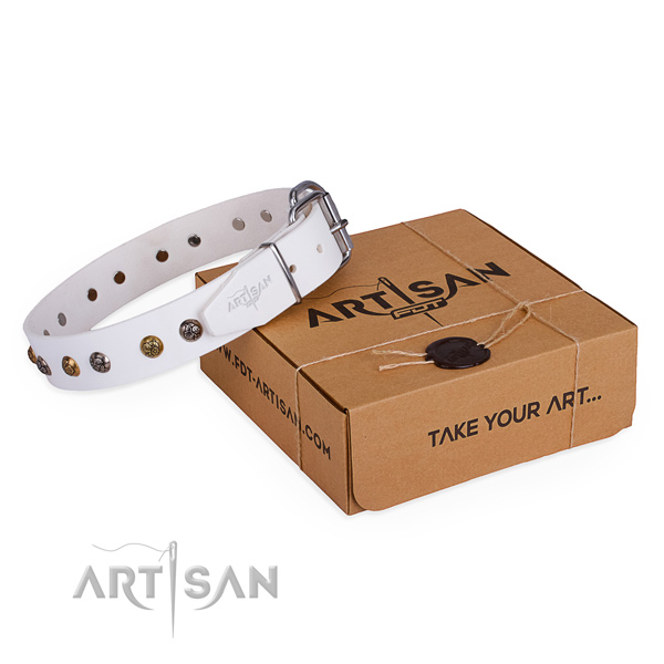 Comfortable wearing dog collar with Top notch strong decorations