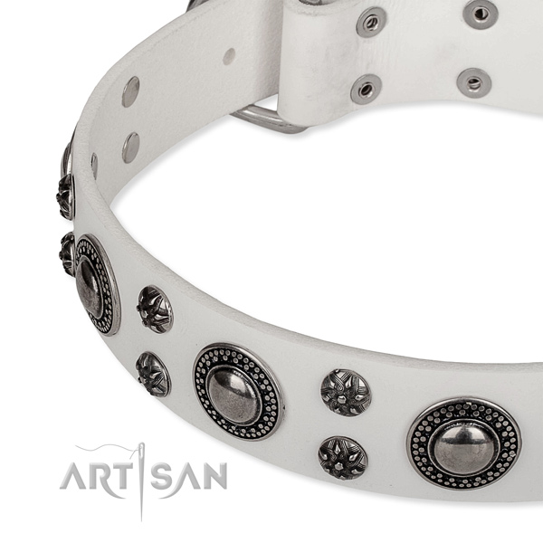 Handy use natural genuine leather collar with durable buckle and D-ring