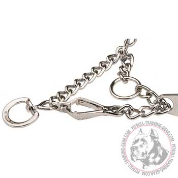 Scissor type snap hook on dog collar